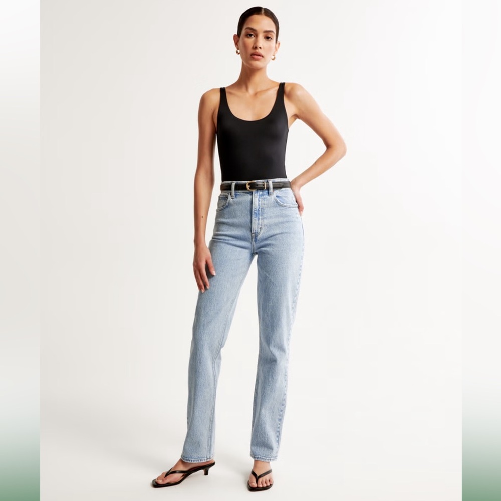 Abercrombie & Fitch The 90’s Straight Ultra High Rise